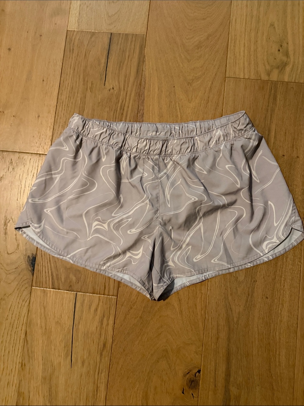 Old Navy Light Gray Athletic Shorts with White Swirl Print